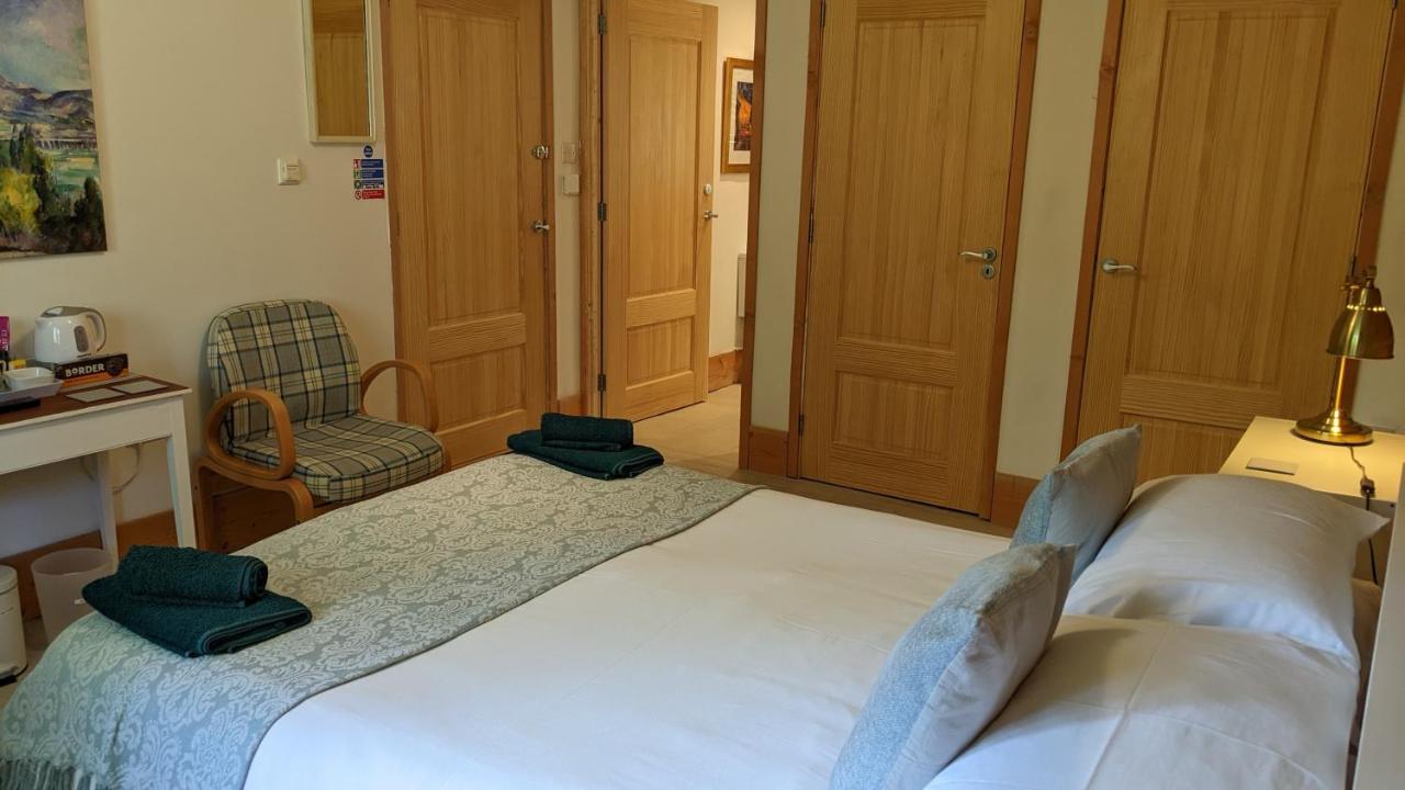 Owl Lodge Bed & Breakfast Kilmuir  ภายนอก รูปภาพ
