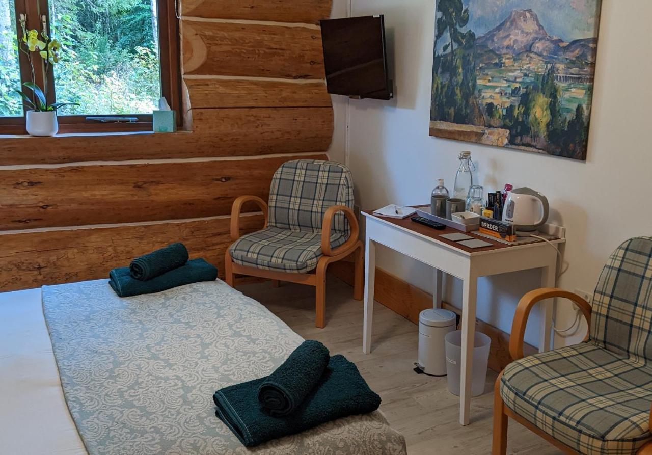 Owl Lodge Bed & Breakfast Kilmuir  ภายนอก รูปภาพ